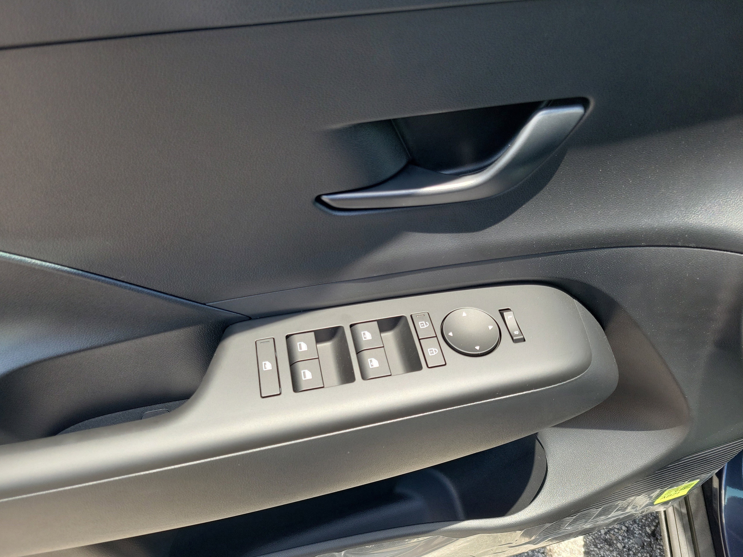 2025 Hyundai Kona SEL Convenience - Photo 7