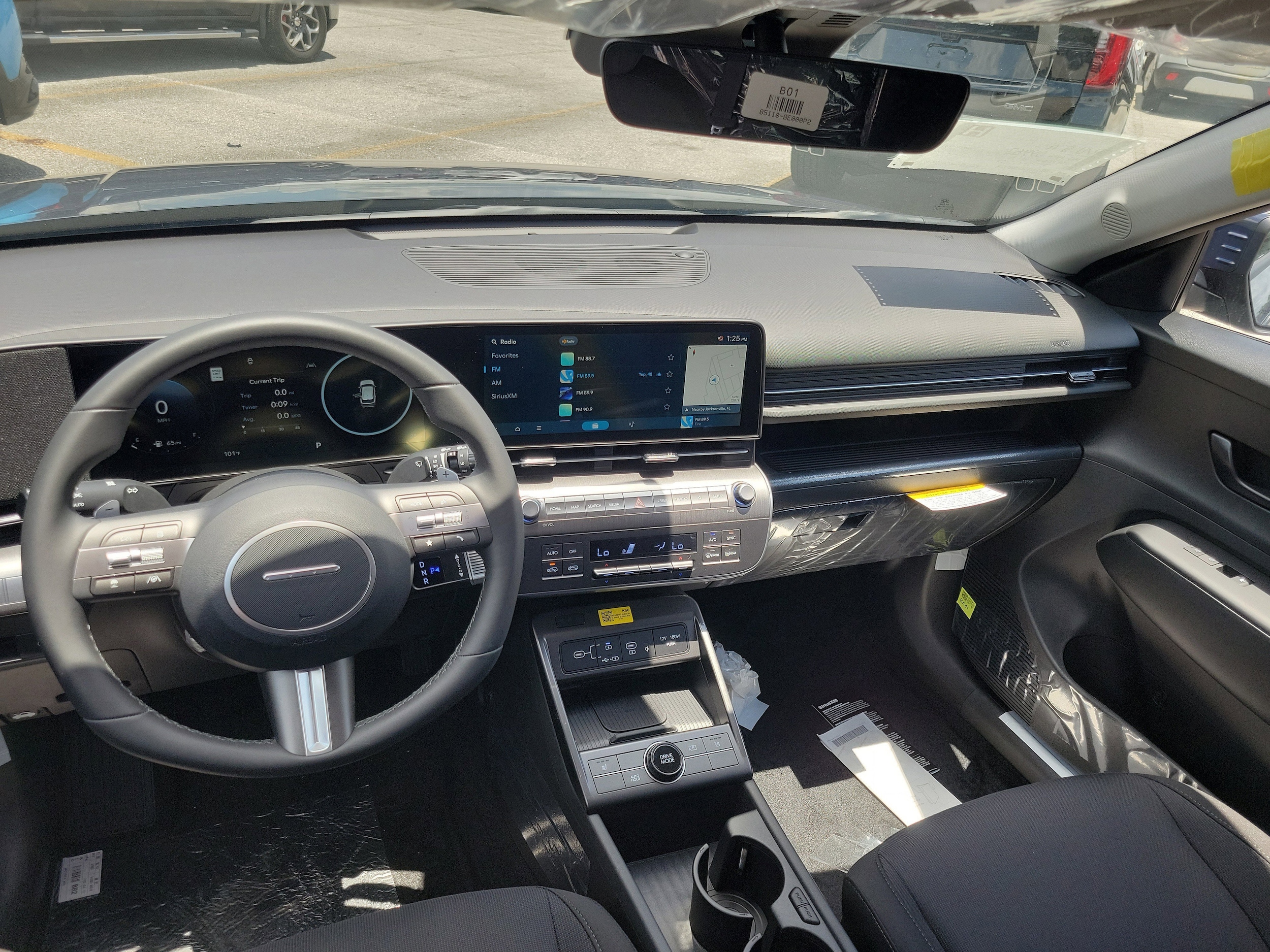 2025 Hyundai Kona SEL Convenience - Photo 28