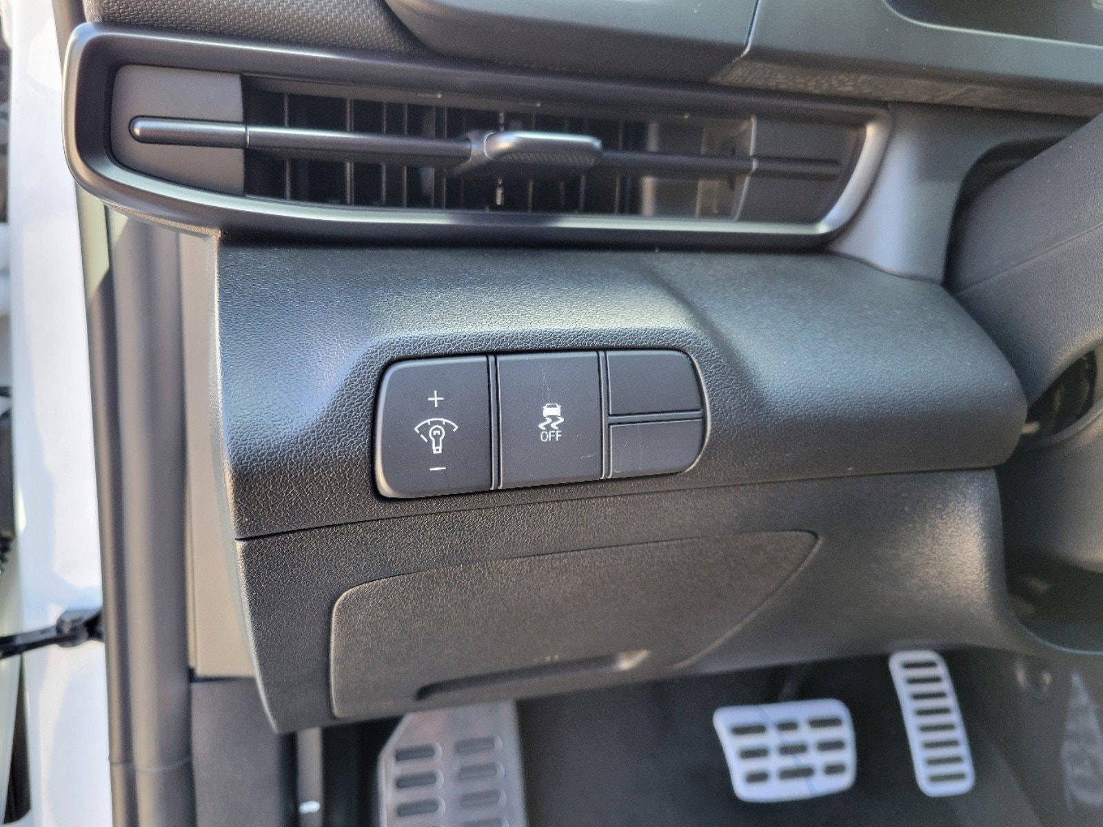 2025 Hyundai Elantra SEL - Photo 12