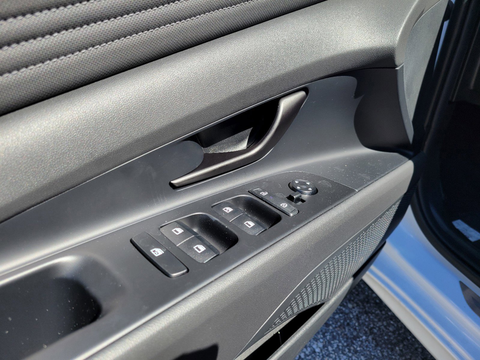 2025 Hyundai Elantra SEL - Photo 8