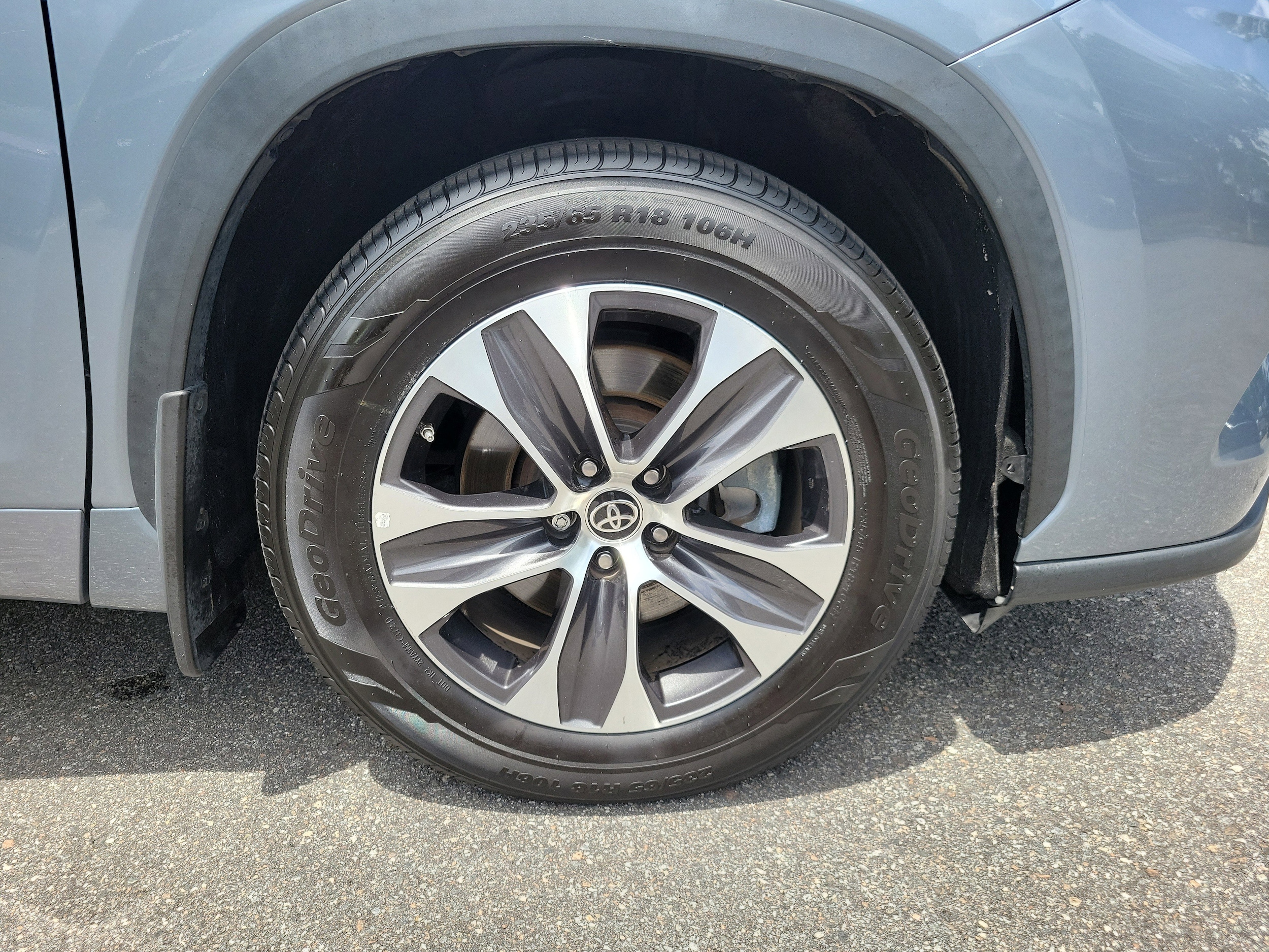 2021 Toyota Highlander XLE - Photo 6