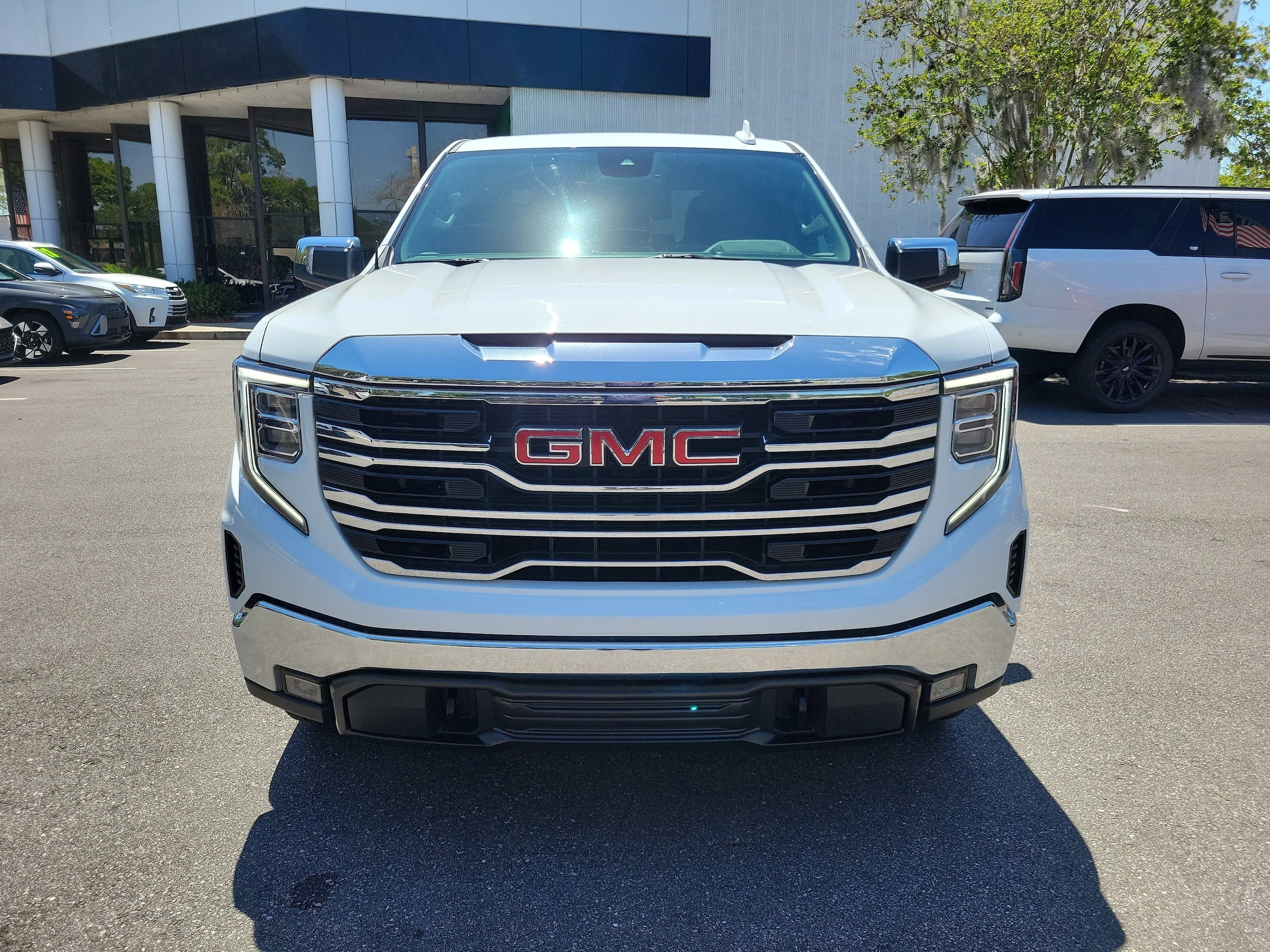 2024 GMC Sierra 1500 SLT - Photo 7