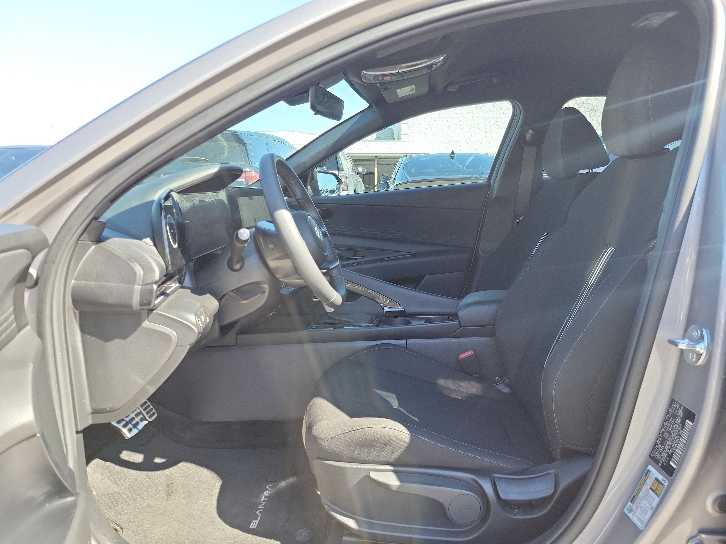 2025 Hyundai Elantra Blue - Photo 17