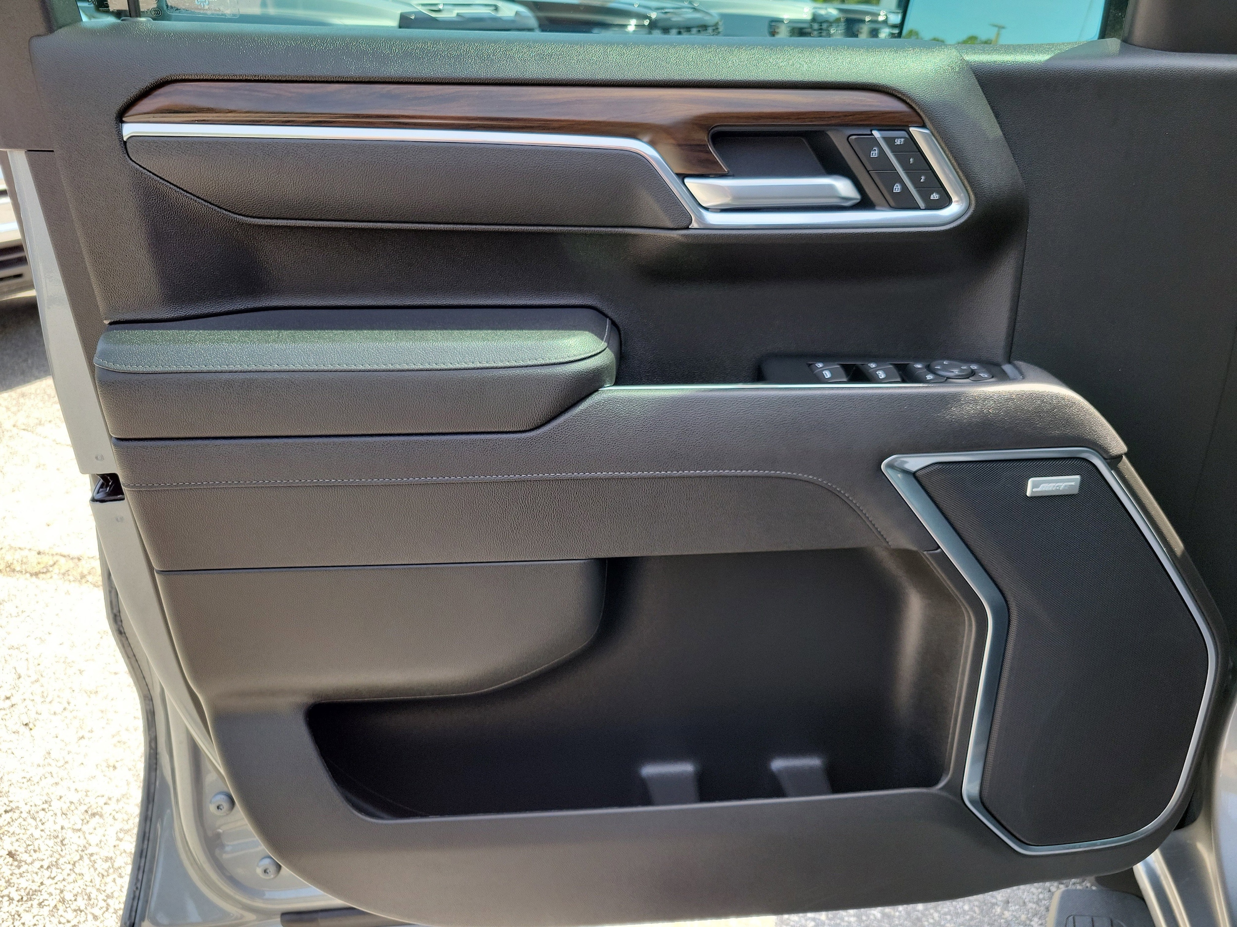 2026 GMC Sierra 1500 SLT - Photo 16