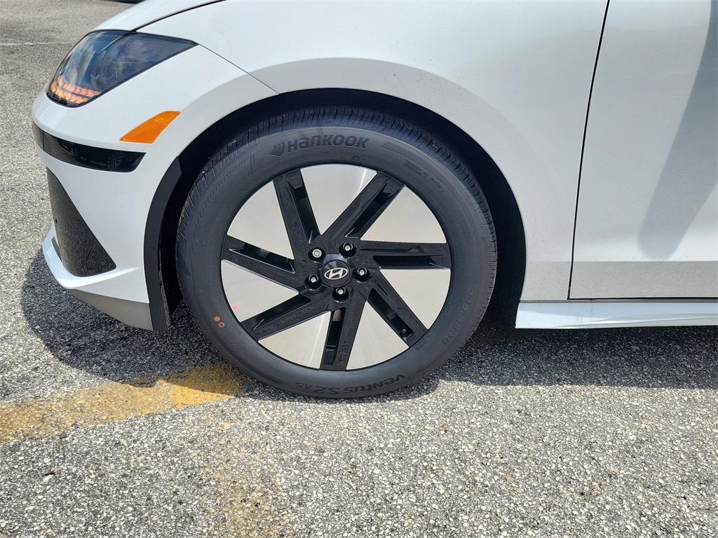 New 2025 Hyundai IONIQ 6 SE Sedan