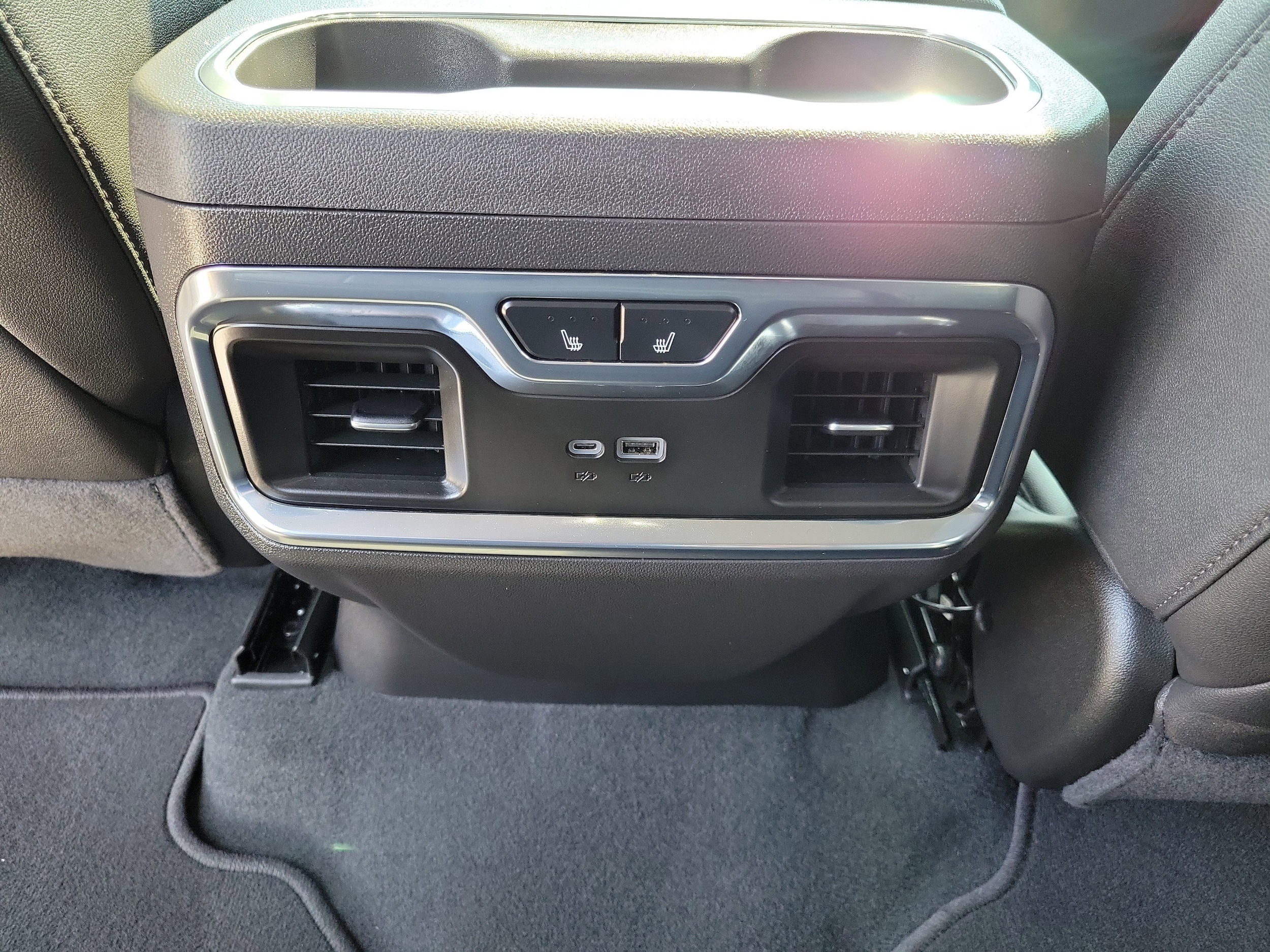 2026 GMC Sierra 1500 SLT - Photo 13