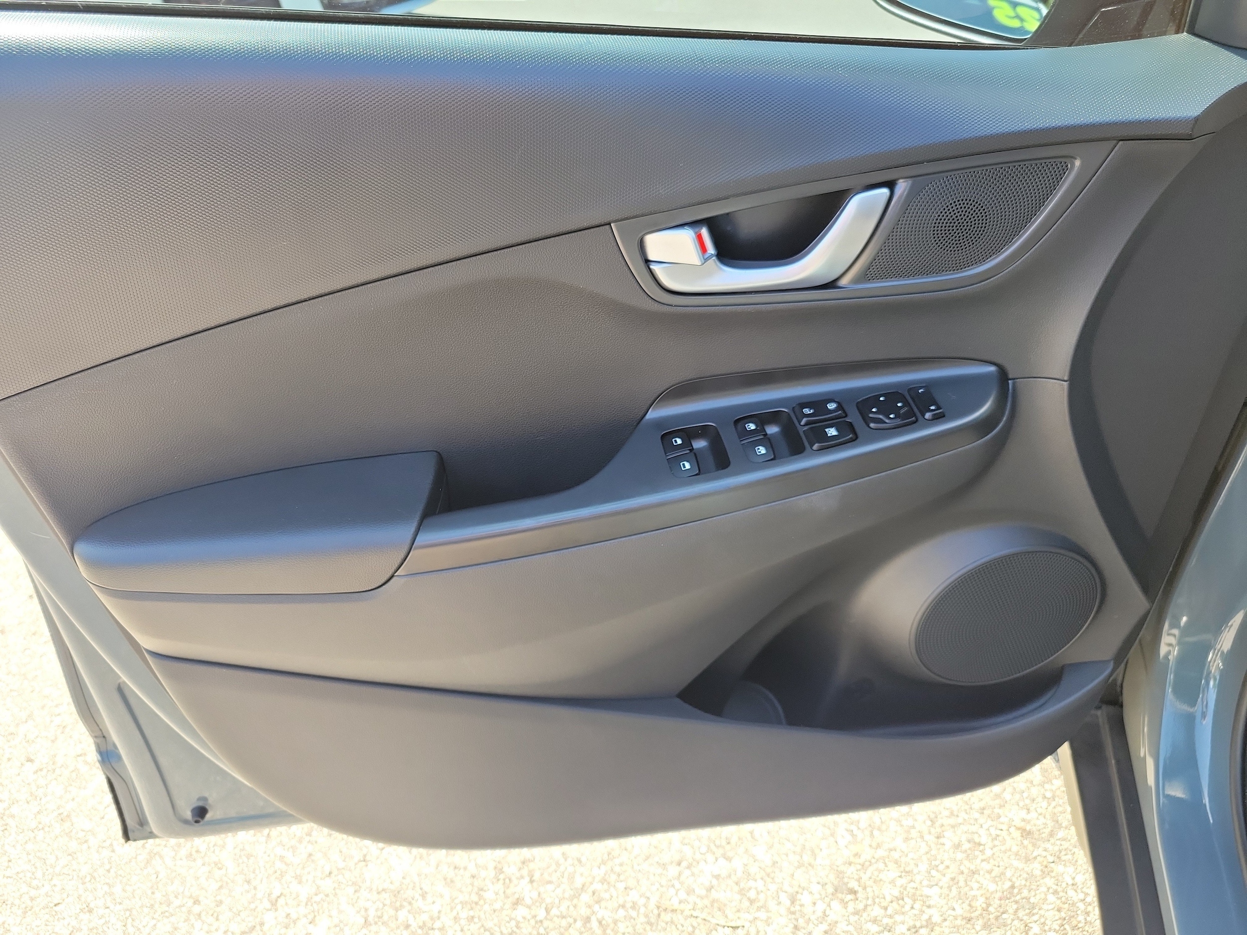 2023 Hyundai Kona SEL - Photo 18