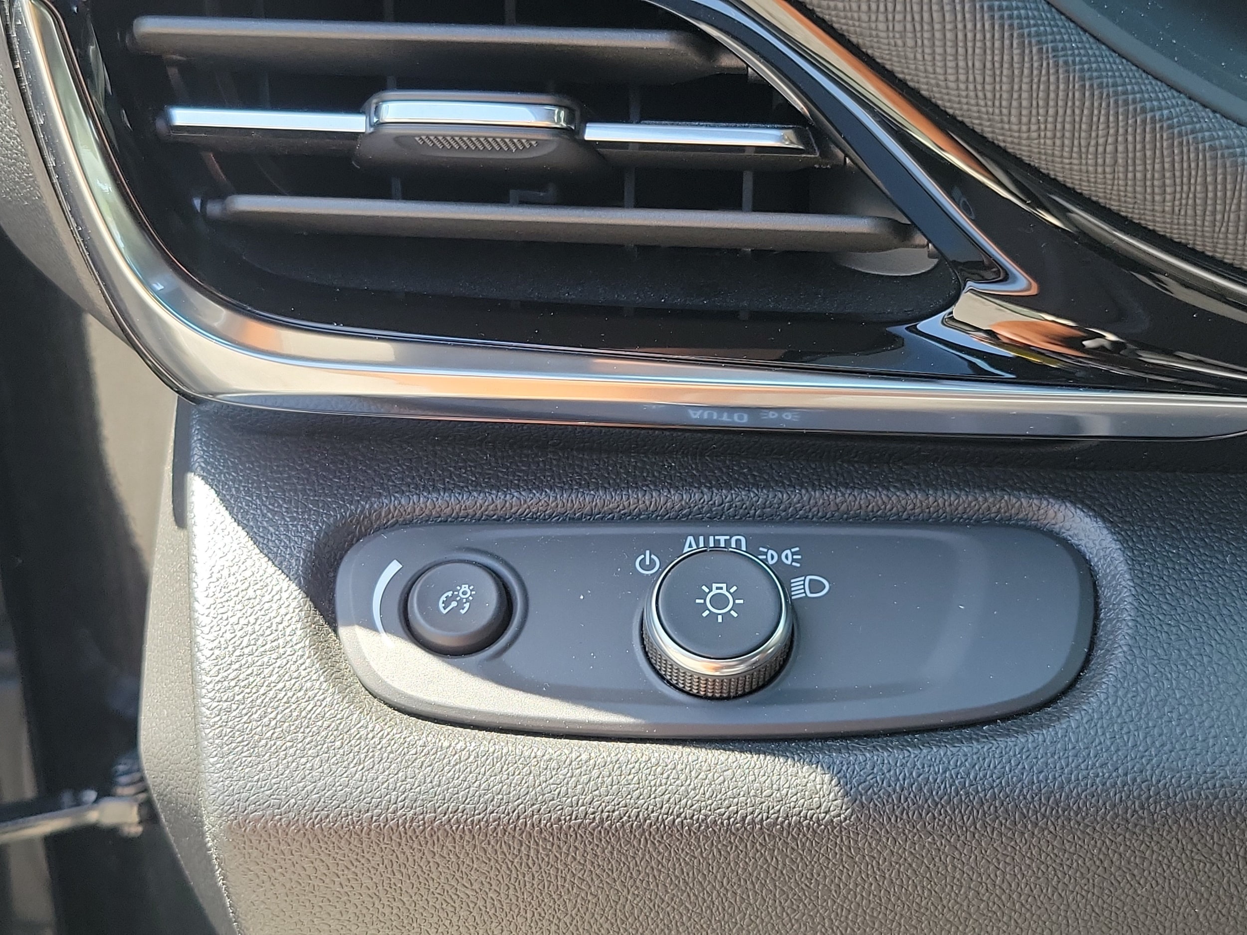 2024 Buick Envista Sport Touring - Photo 30