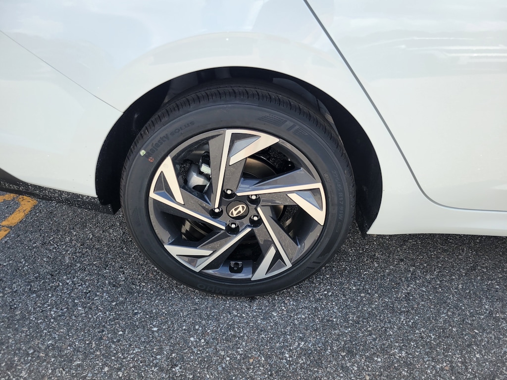 Certified 2025 Hyundai Elantra SEL Sport Sedan