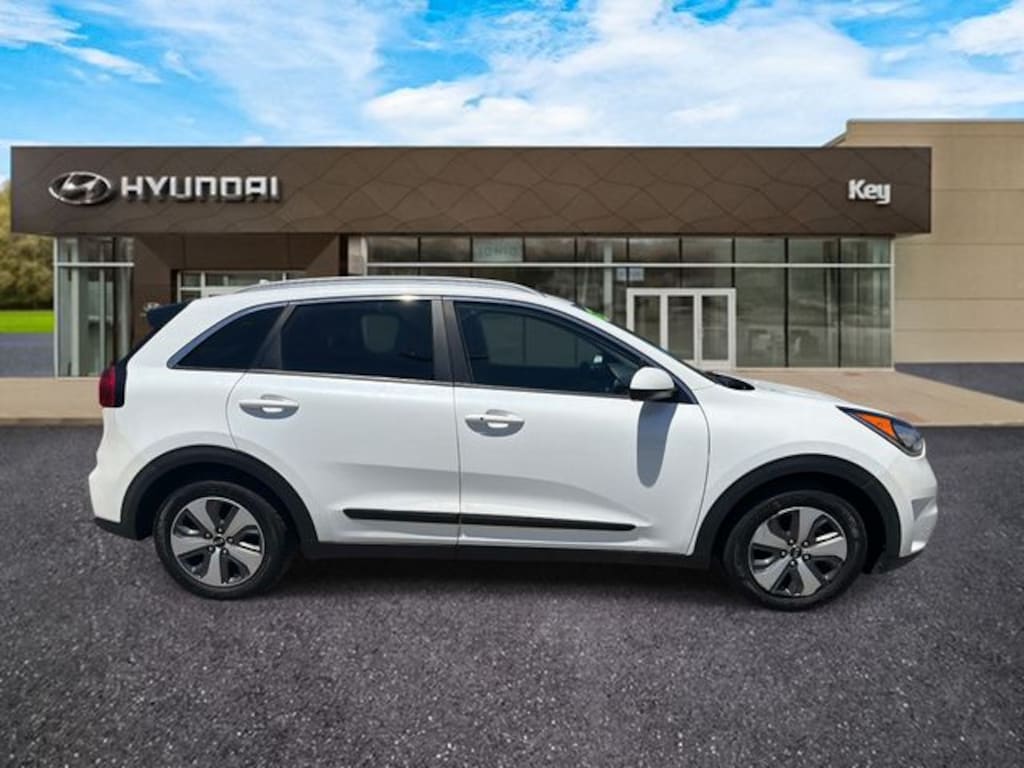 Used 2018 Kia Niro LX SUV