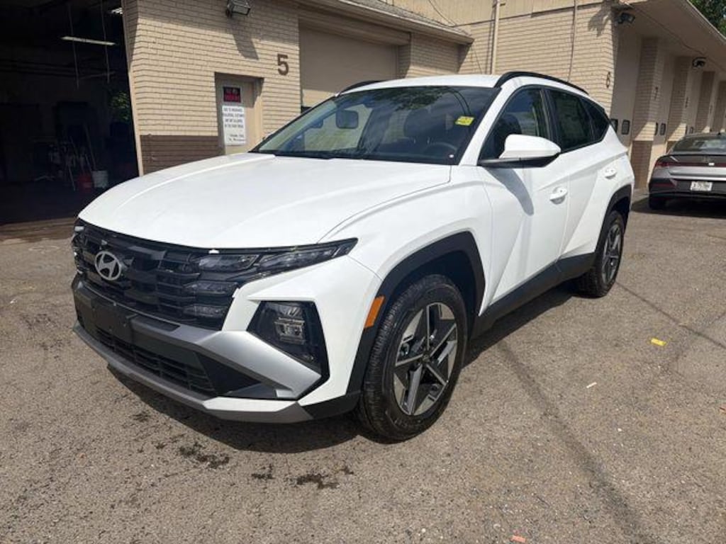 New 2026 Hyundai Tucson Hybrid SEL SUV