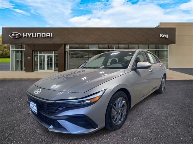 2025 Hyundai Elantra Blue's photo