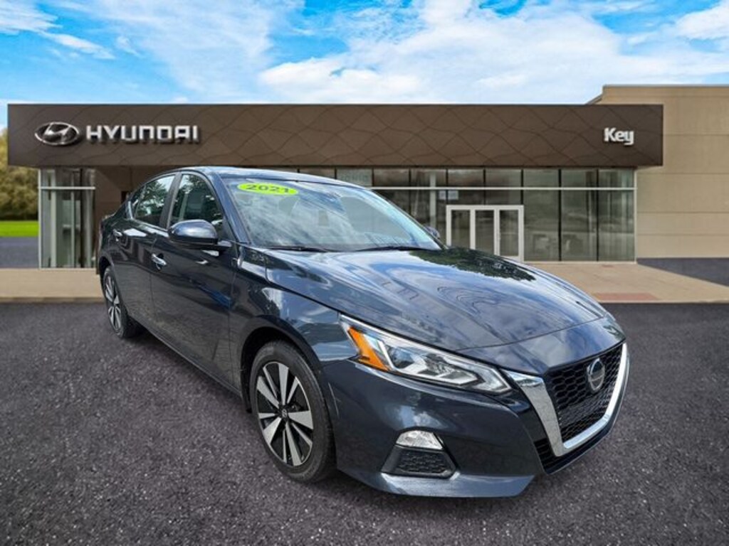 Used 2021 Nissan Altima 2.5 SV Sedan