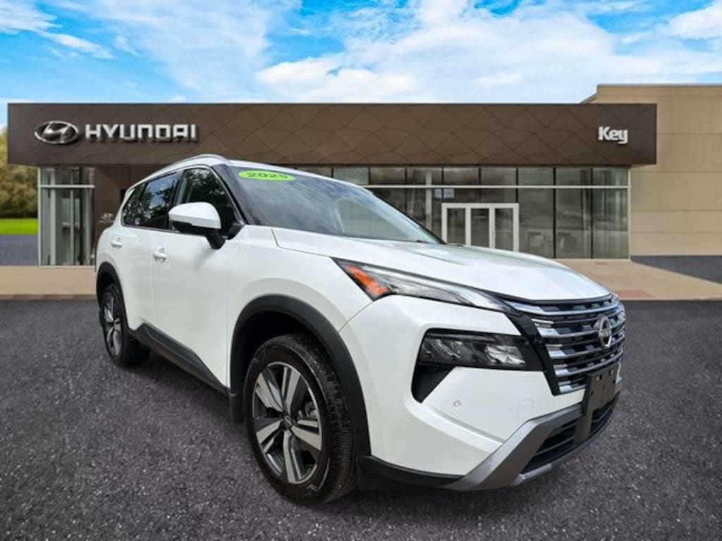 Used 2025 Nissan Rogue SL SUV
