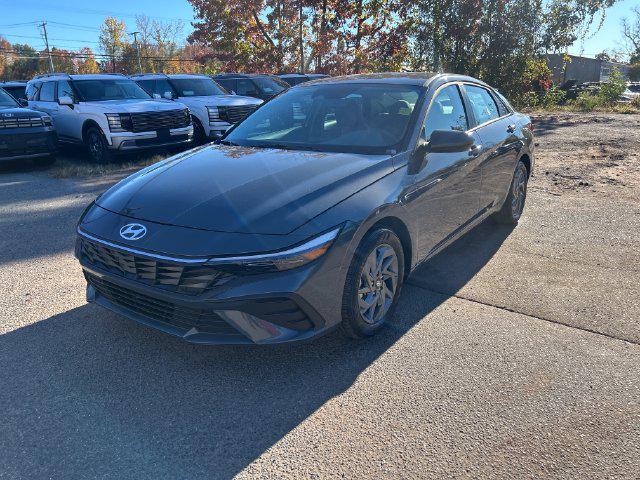 2026 Hyundai Elantra Hybrid Sedan 