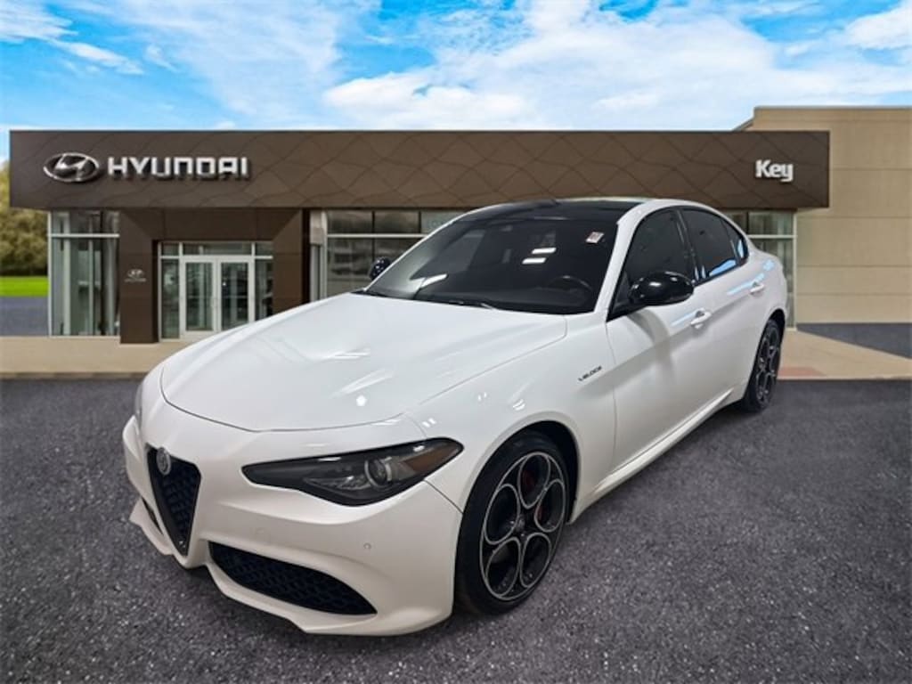 Used 2022 Alfa Romeo Giulia Ti Sedan