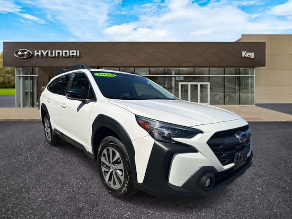 Used 2023 Subaru Outback Premium SUV