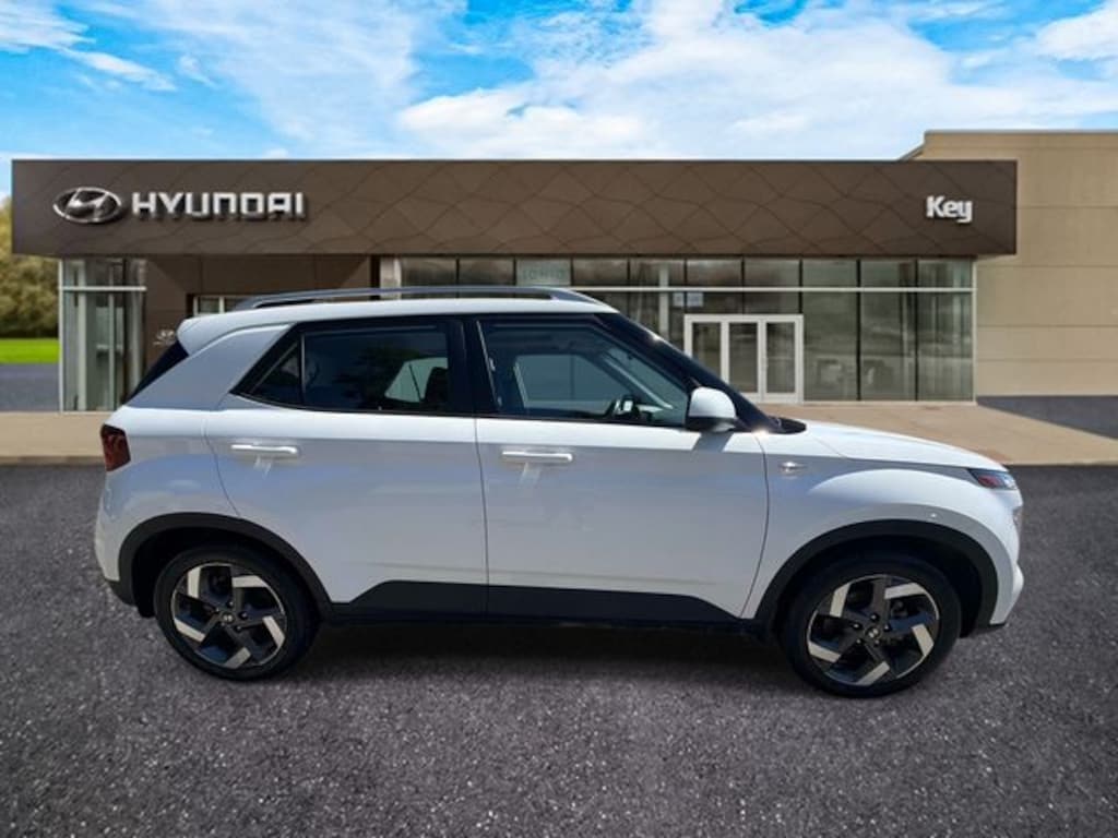 Used 2023 Hyundai Venue SEL SUV