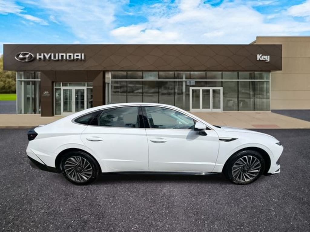 Certified 2025 Hyundai Sonata Hybrid SEL Sedan