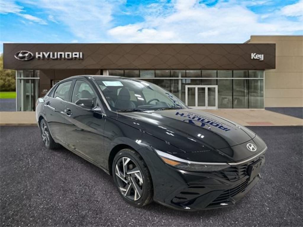 New 2025 Hyundai Elantra Hybrid Limited Sedan