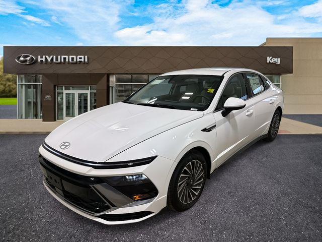 2025 Hyundai Sonata Hybrid Sedan 