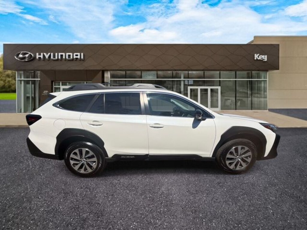 Used 2023 Subaru Outback Premium SUV