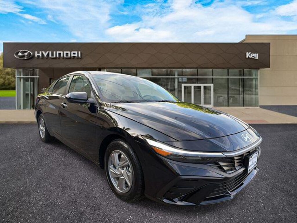 New 2026 Hyundai Elantra SE Sedan