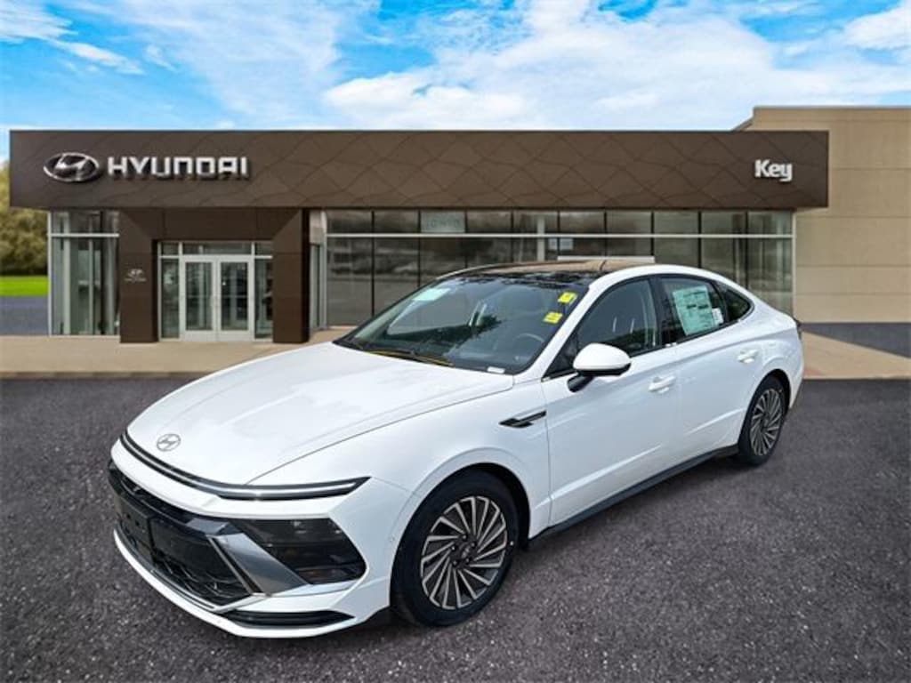 New 2025 Hyundai Sonata Hybrid Limited Sedan