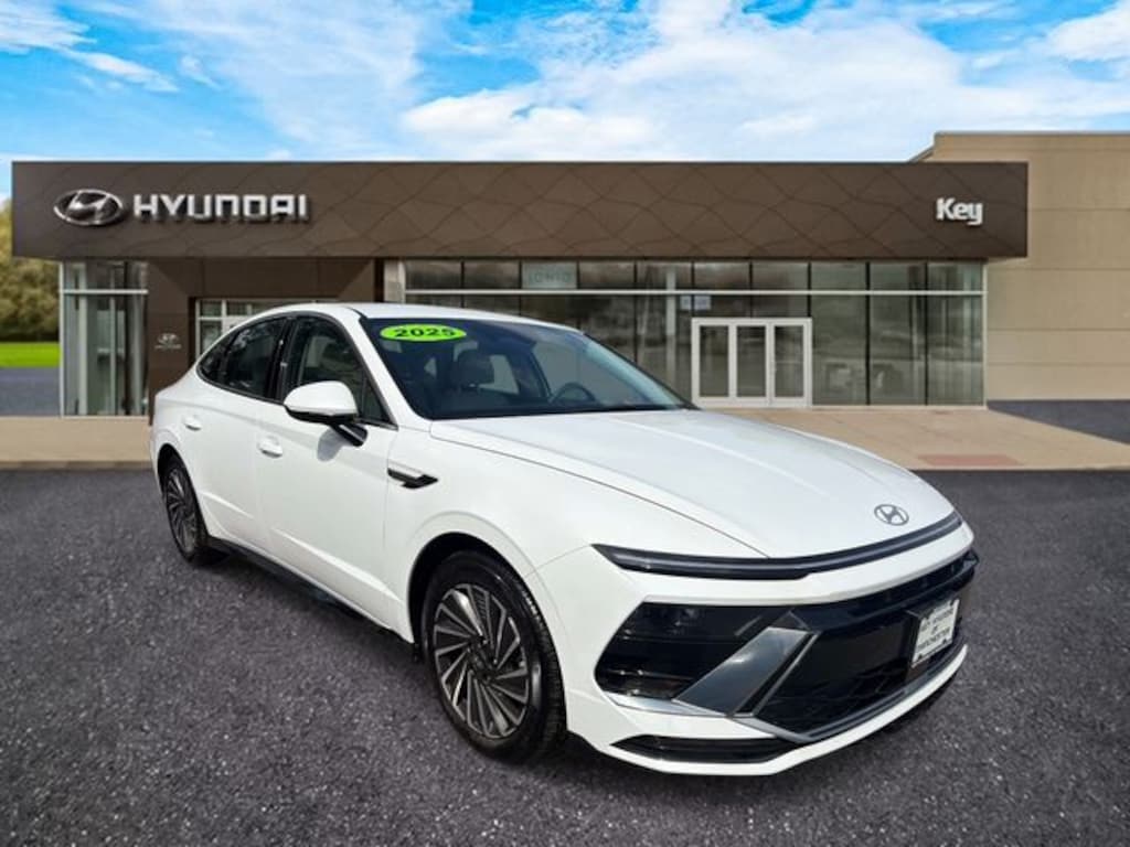 Certified 2025 Hyundai Sonata Hybrid SEL Sedan