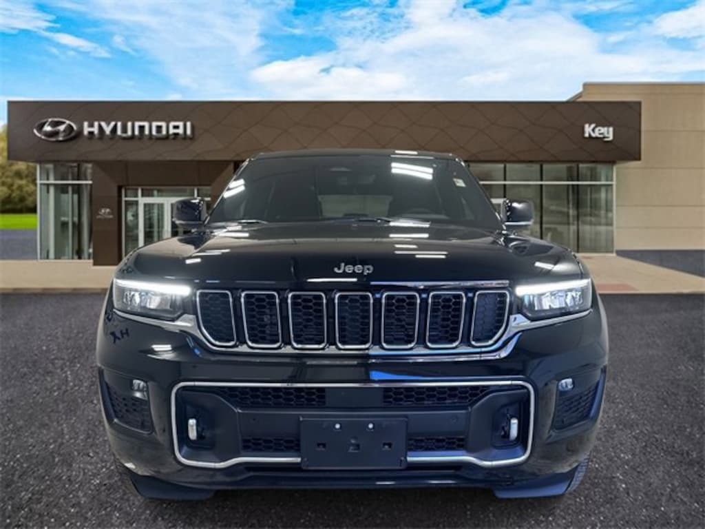Used 2023 Jeep Grand Cherokee Overland SUV