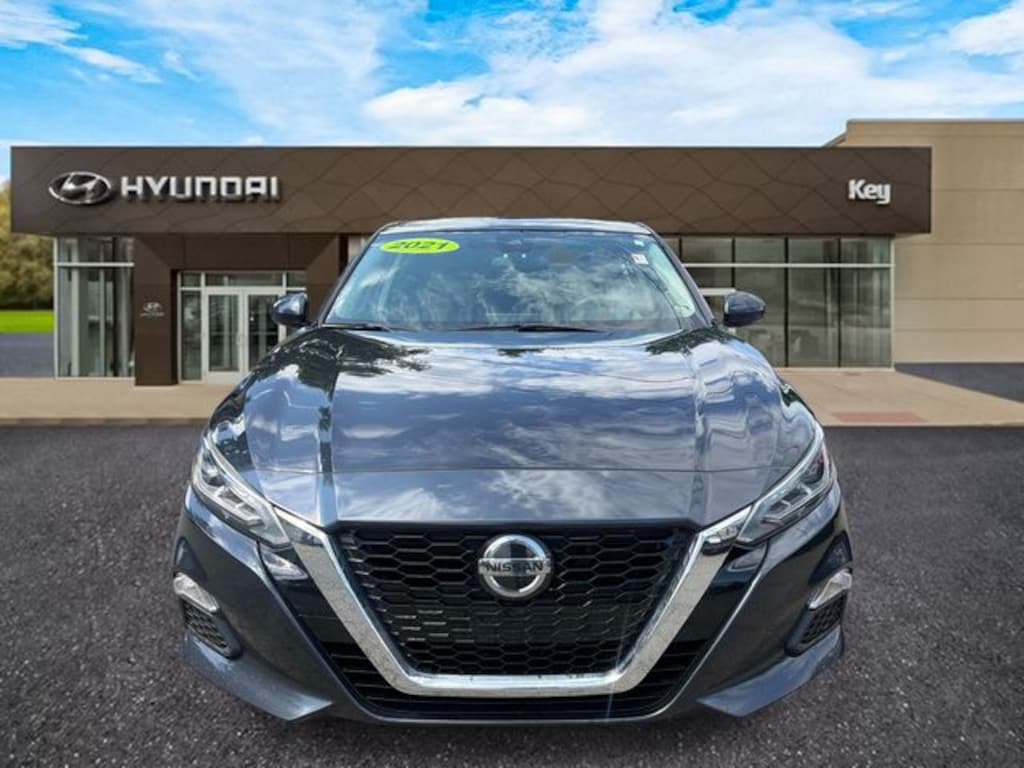 Used 2021 Nissan Altima 2.5 SV Sedan