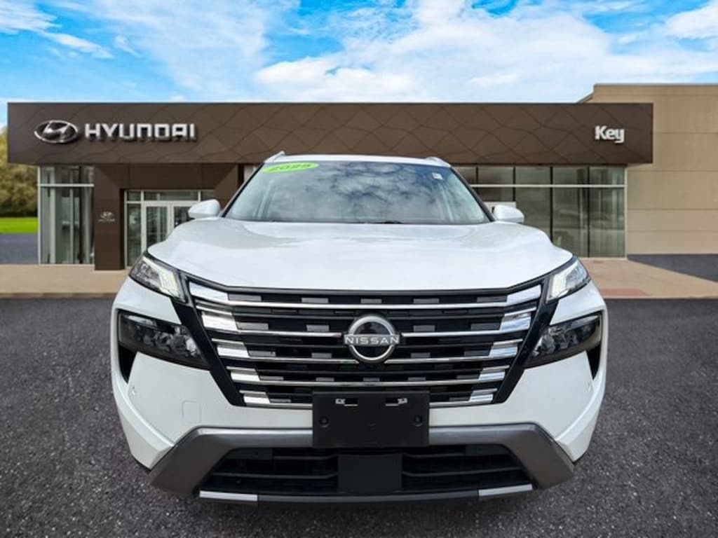 Used 2025 Nissan Rogue SL SUV