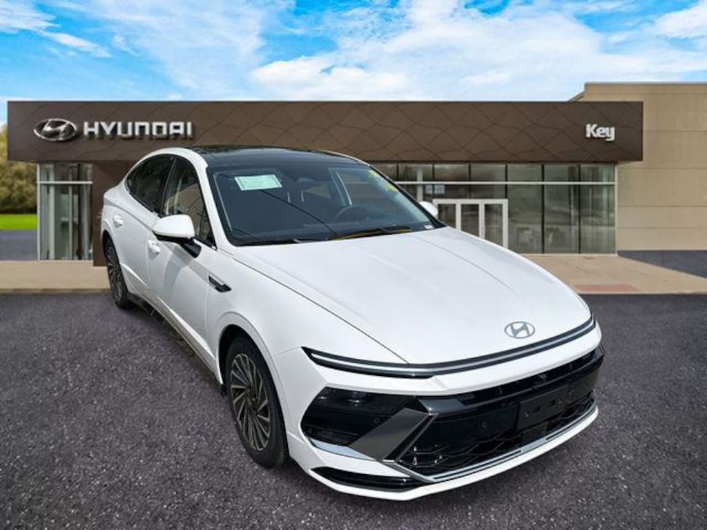 New 2025 Hyundai Sonata Hybrid Limited Sedan