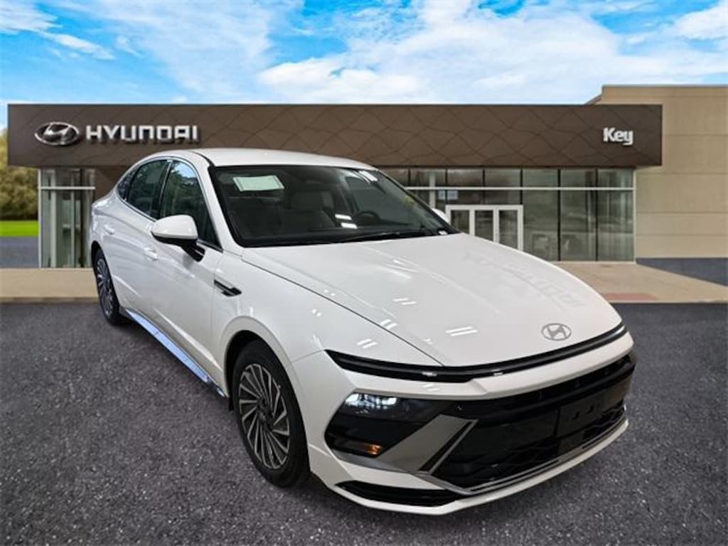 New 2025 Hyundai Sonata Hybrid SEL Sedan
