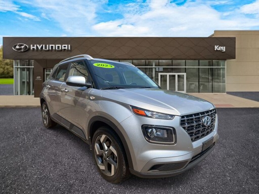 Used 2023 Hyundai Venue SEL SUV