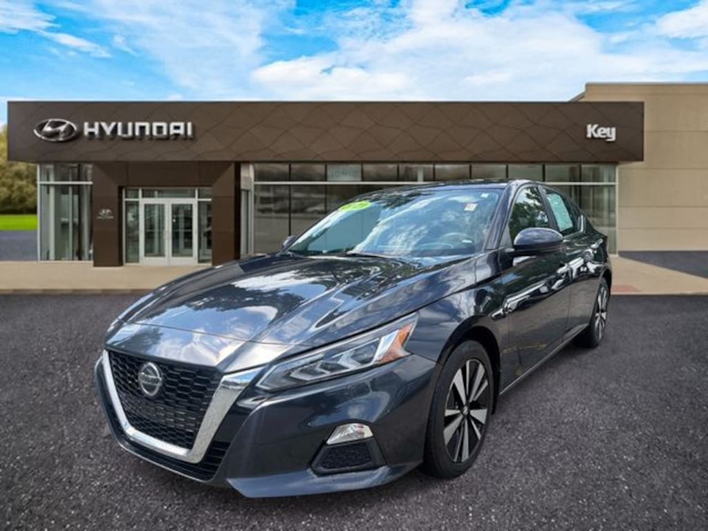 Used 2021 Nissan Altima 2.5 SV Sedan