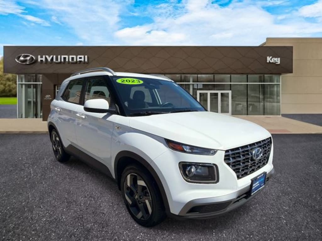 Used 2023 Hyundai Venue SEL SUV