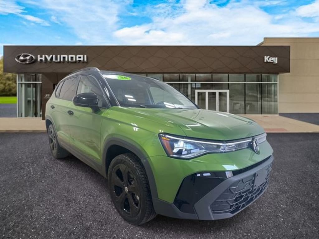 Used 2025 Volkswagen Taos 1.5T SE Black SUV