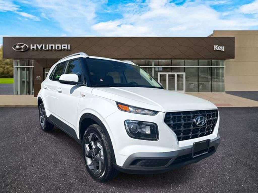 New 2025 Hyundai Venue SEL SUV