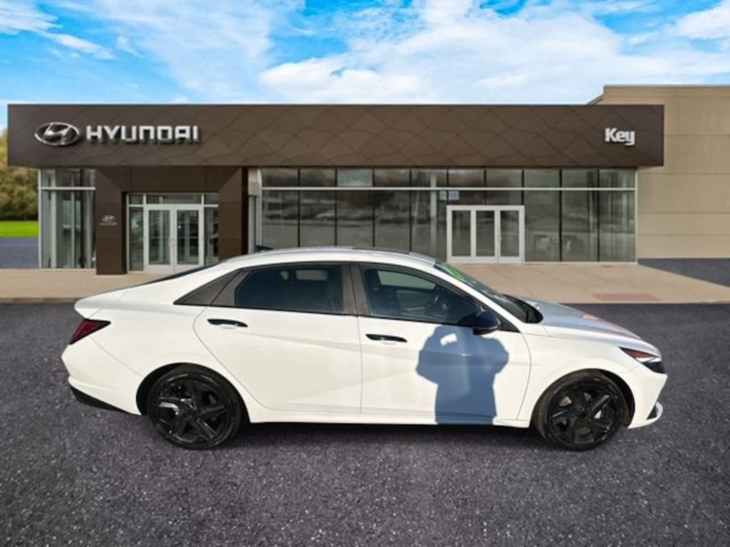 Certified 2022 Hyundai Elantra Hybrid Limited Sedan