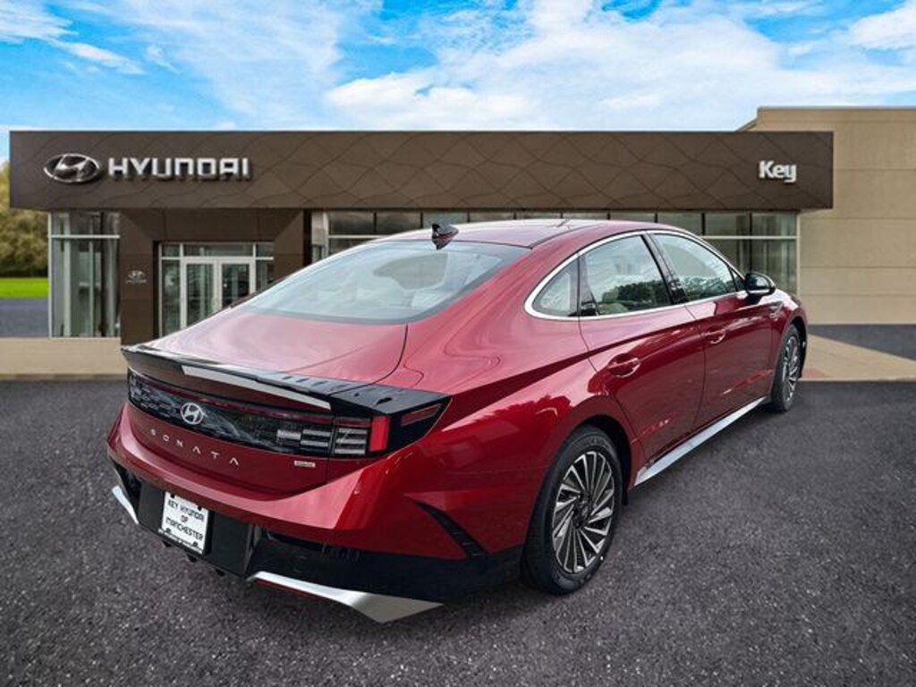 New 2025 Hyundai Sonata Hybrid SEL Sedan