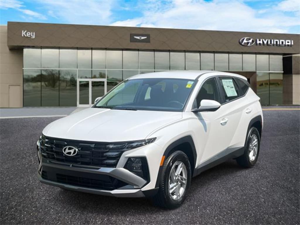 New 2025 Hyundai Tucson SE SUV