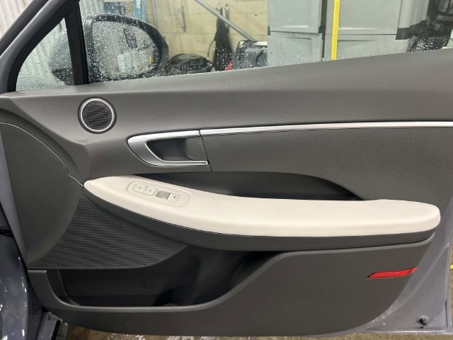 2025 Hyundai Sonata SE - Photo 32