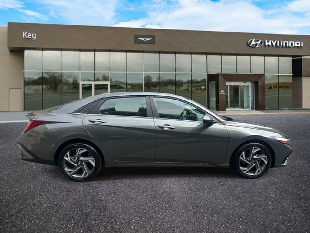 Certified 2025 Hyundai Elantra SEL Convenience Sedan