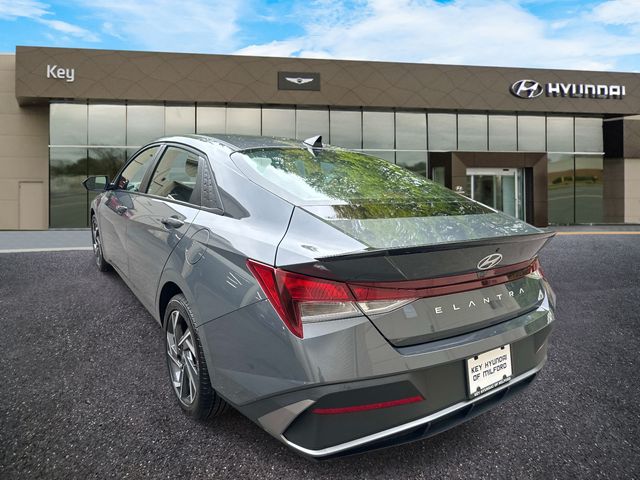 2025 Hyundai Elantra SEL - Photo 7