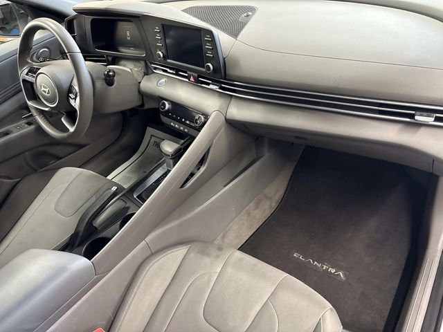2025 Hyundai Elantra SEL - Photo 23