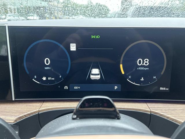 2025 Hyundai Santa Fe Limited - Photo 17