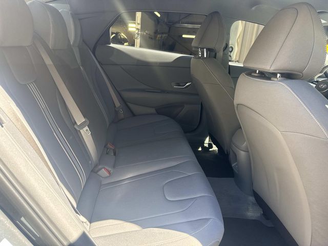 2025 Hyundai Elantra SEL - Photo 23