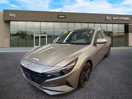 2023 Hyundai Elantra SEL Sedan