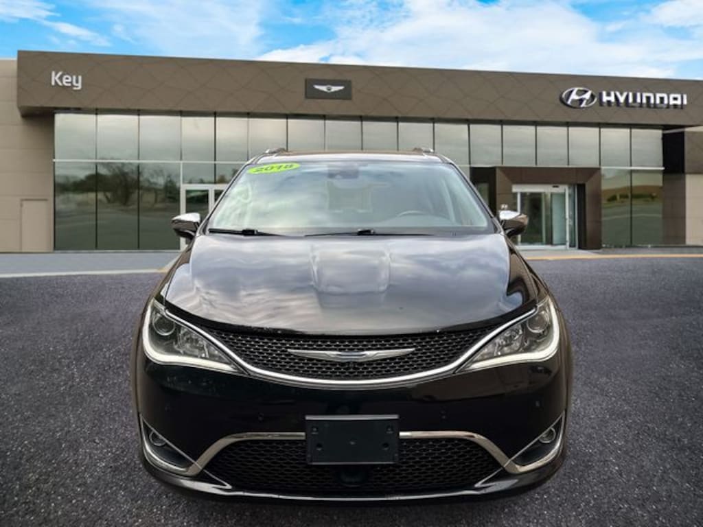 Used 2018 Chrysler Pacifica Limited Van
